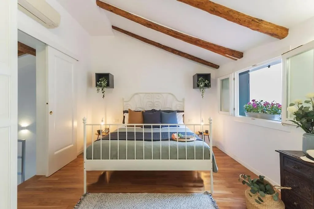 Apartment La Casa Piu Centrale A Venezia, Con Corte Privata Italy