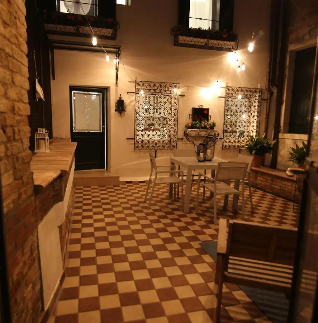 La Casa Piu Centrale A Venezia, Con Corte Privata Apartment Venice