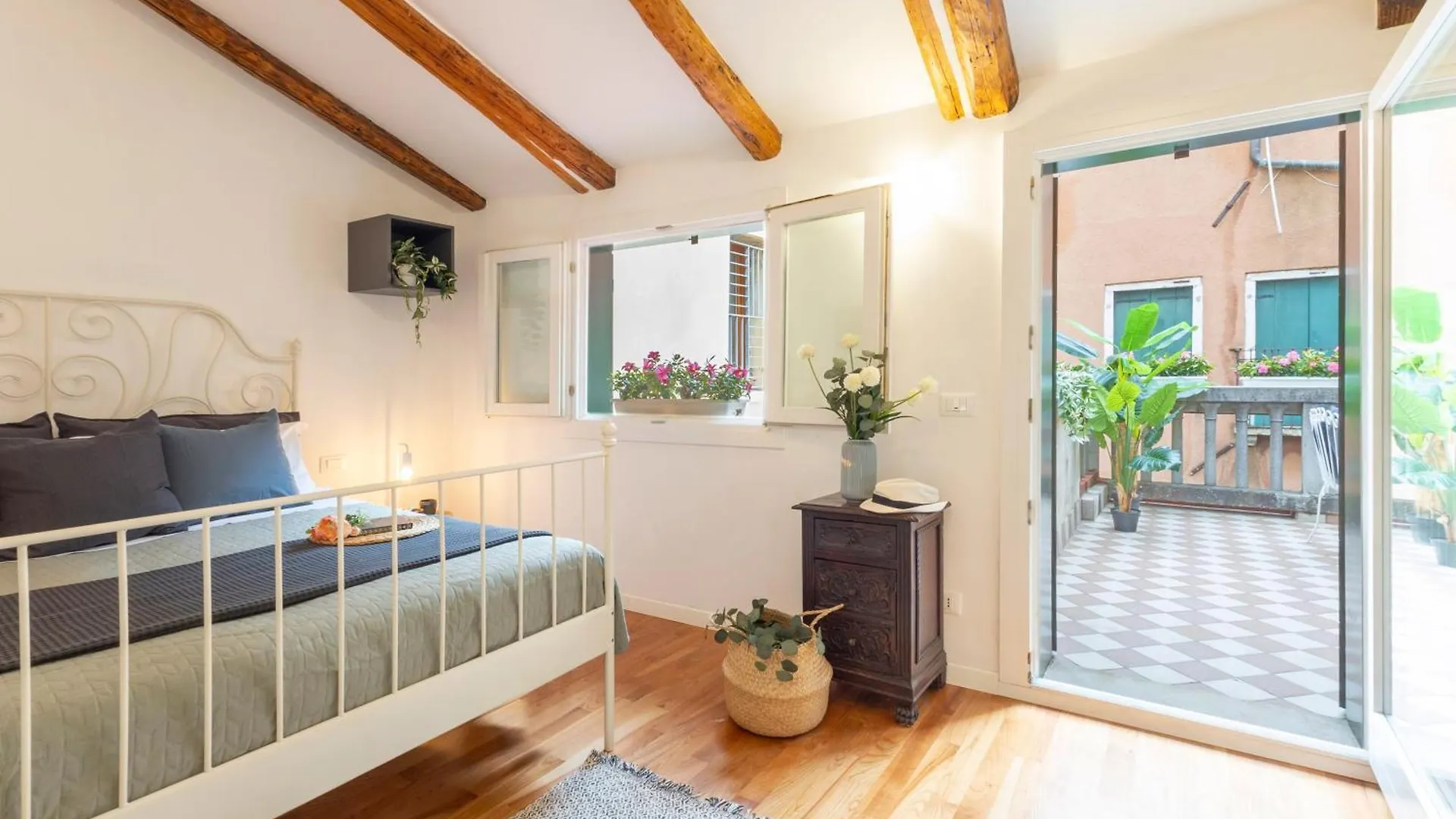 La Casa Piu Centrale A Venezia, Con Corte Privata 0*, Venice